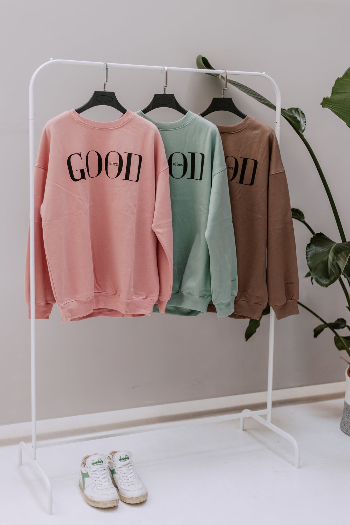 Villa Smilla Sweater Good Vibes | 2 Farben